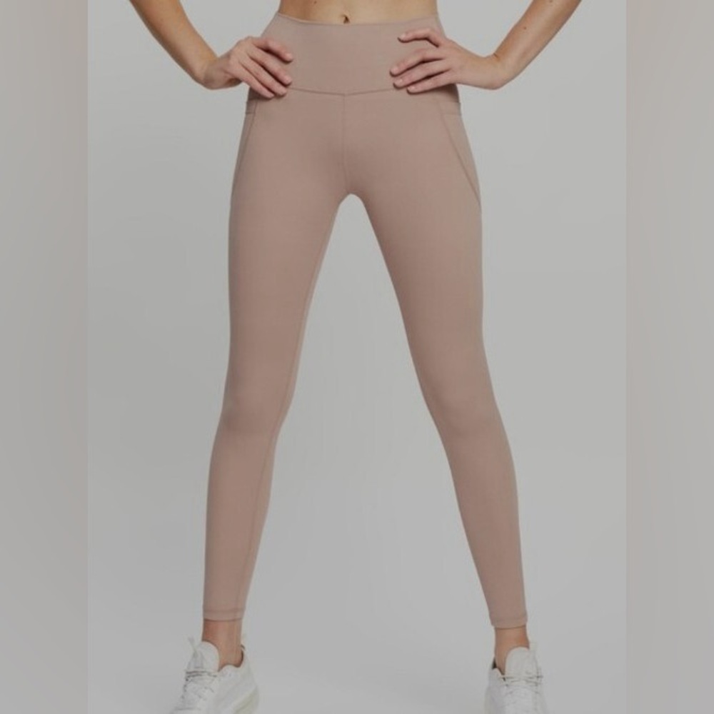 All Fenix Women’s Pocket High Rise Leggings